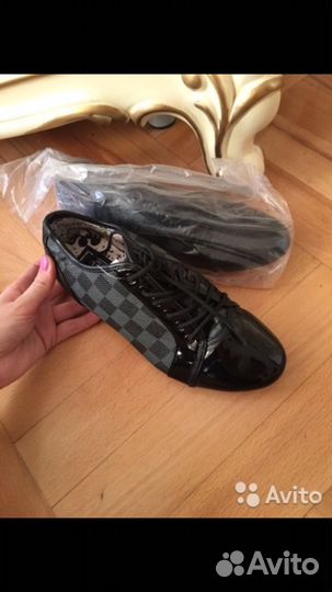 Кроссовки новые
