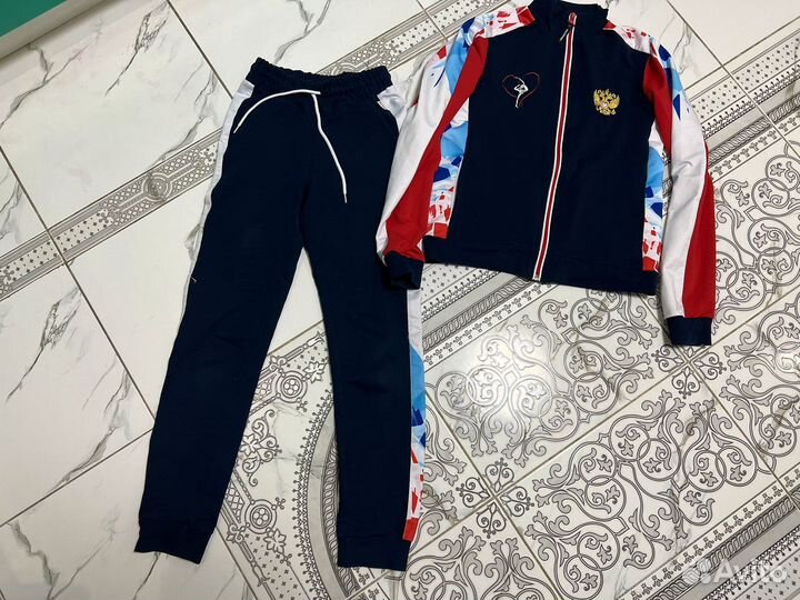 Спортивный костюм