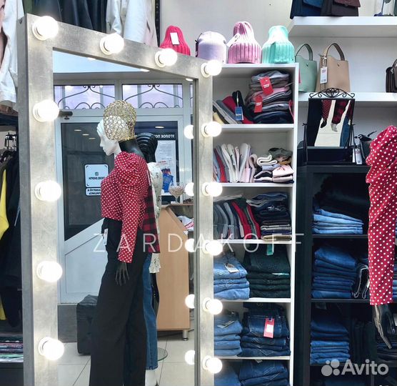 Гримерное зеркало с подсветкой