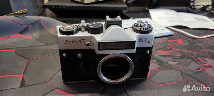 Плёночный фотоаппарат зенит ET на запчасти