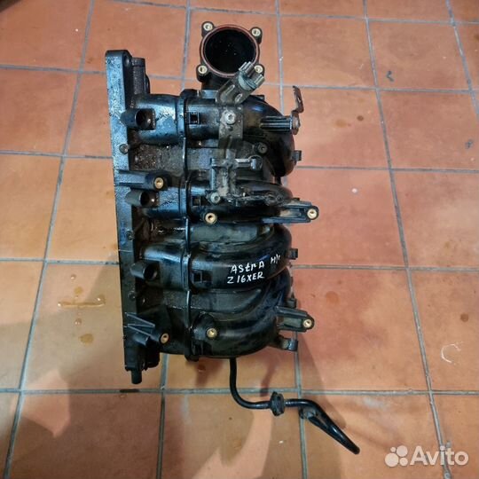 Коллектор впускной Opel Astra H 2004-2015