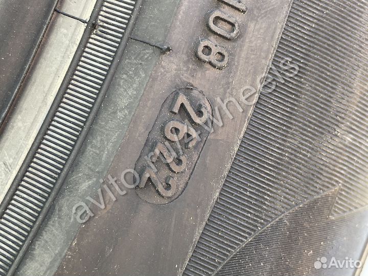 Pirelli Scorpion Winter 315/40 R21 и 275/45 R21 111V