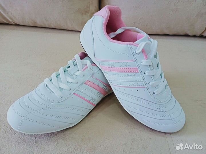 Новые кроссовки