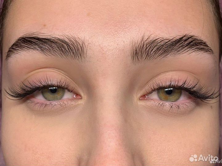 Модель на наращивание ресниц