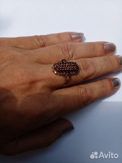 Винтажное серебряное кольцо с гранатом