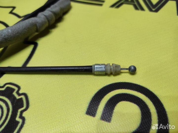 Тросик багажника Hyundai Solaris DRS4D261B