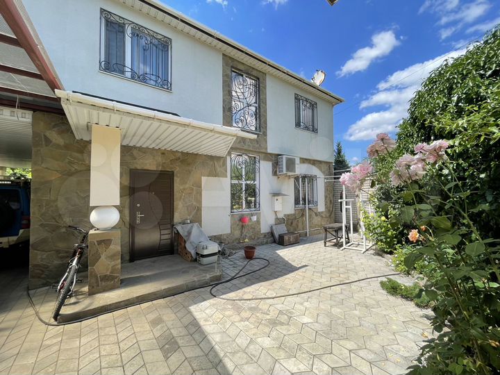 Дом 168 м² на участке 4,5 сот.