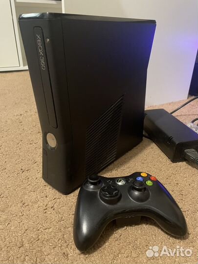 Xbox 360 (прошитый freeboot)