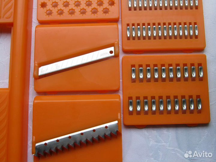 Овощерезка (шинковка, тёрка) со сменными насадками