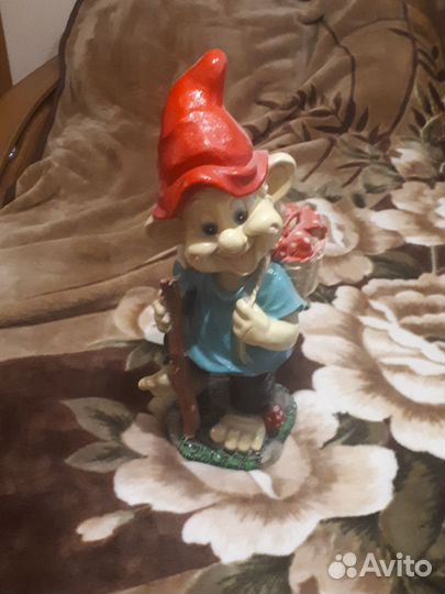 Статуэтка гном садовый