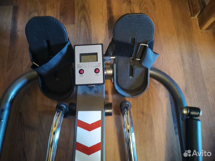 Гребной тренажер новый