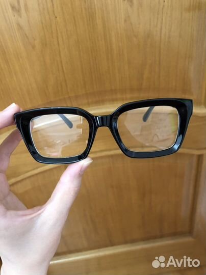 Очки прозрачные
