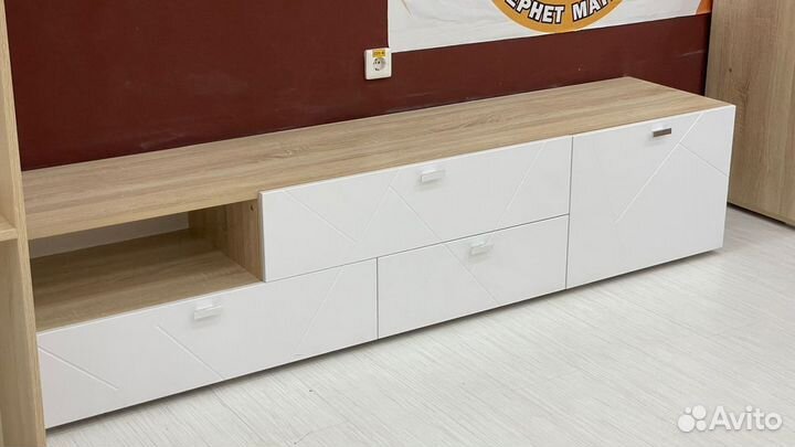 Тумба под телевизор