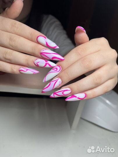 Модель на наращивание ногтей