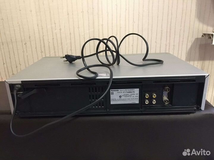 Видеомагнитофон panasonic