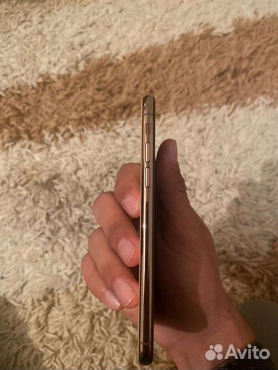 iPhone XS gold