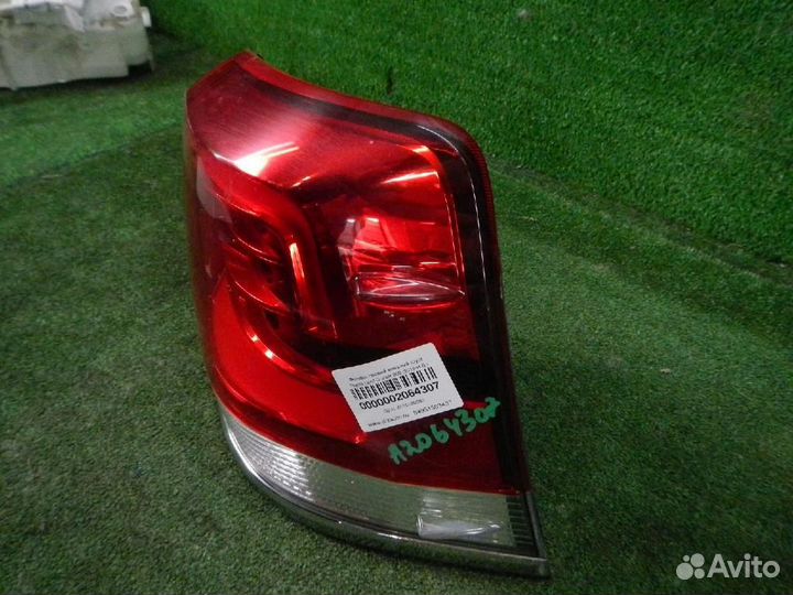 Фонарь задний наружный правый Toyota Land Cruiser