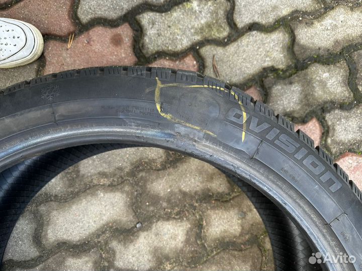 Ecovision W-686 275/40 R22 107T