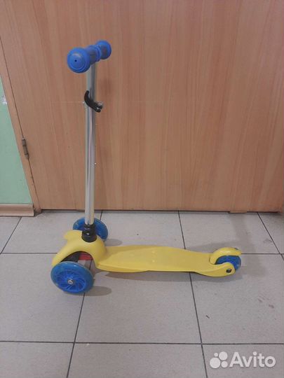 Самокат детский новый