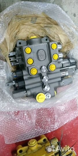 Гидрораспределитель Джон дир 325J, K, AT196624