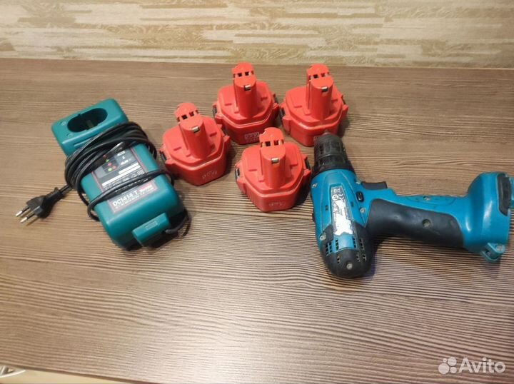 Шуруповерт makita 12В