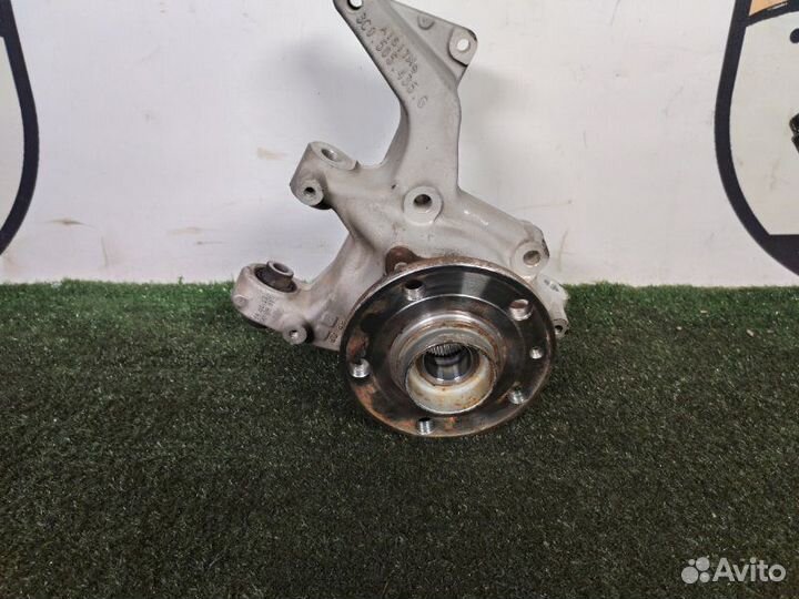 Кулак поворотный задний левый Audi Q3 8UB cczc