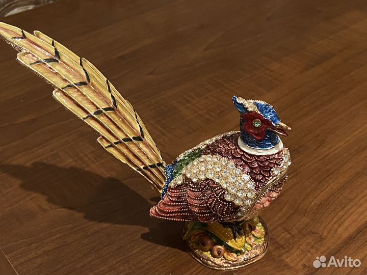 Шкатулка металлическая со стразами 