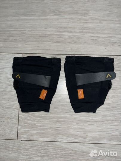 Защита кисти рук хоккейная