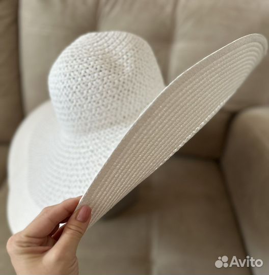 Шляпа женская белая с широкими полями Reserved M