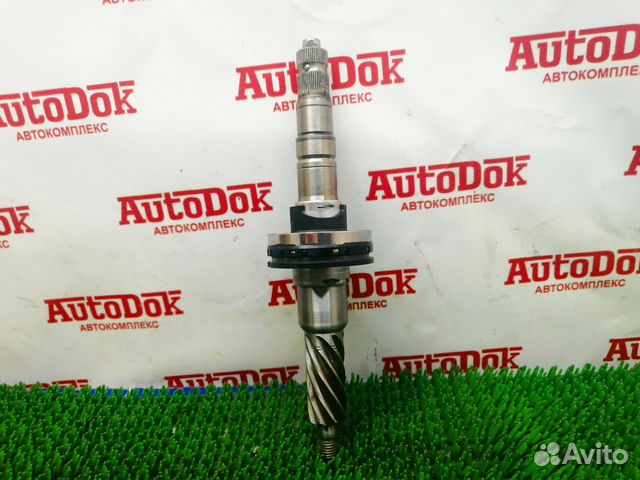 Pаспред. вал с зад втул (LHD)