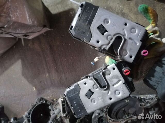 Замок двери задней Opel astra h Opel zafira b