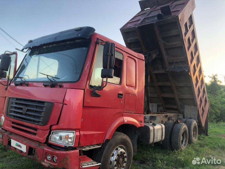 Sinotruk ZZ3251C, 2011