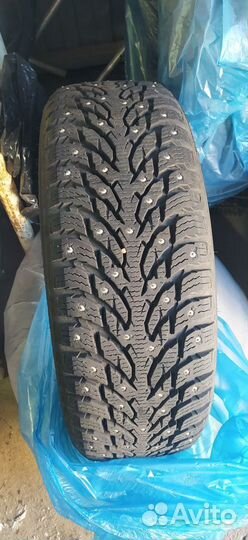 Nokian Tyres Hakkapeliitta 10 215/60 R16