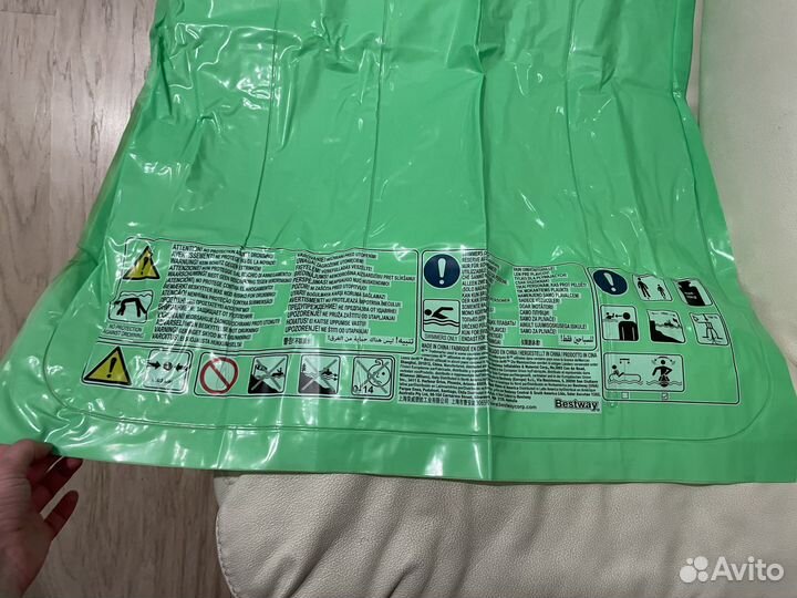 Надувной матрас для плавания