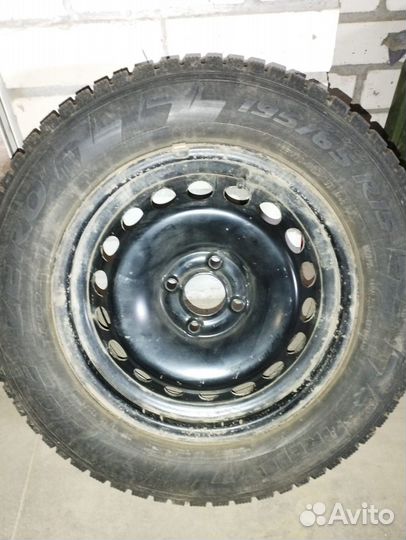 Pirelli Ice Zero 195/65 R15 V