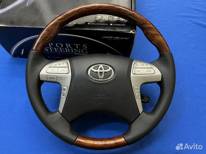 Анатомический руль с косточкой под дерево Toyota