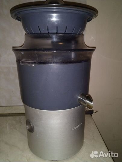 Соковыжималка центробежная Кенвуд Kenwood JE 900