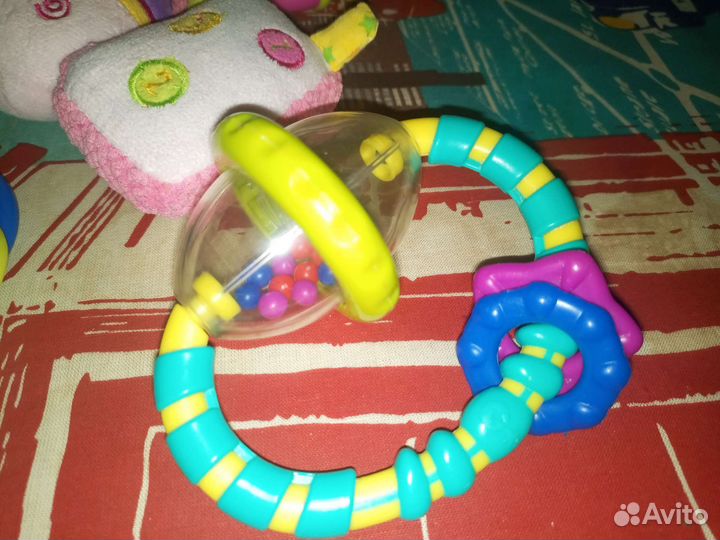 Игрушки для малышей и новорожденных
