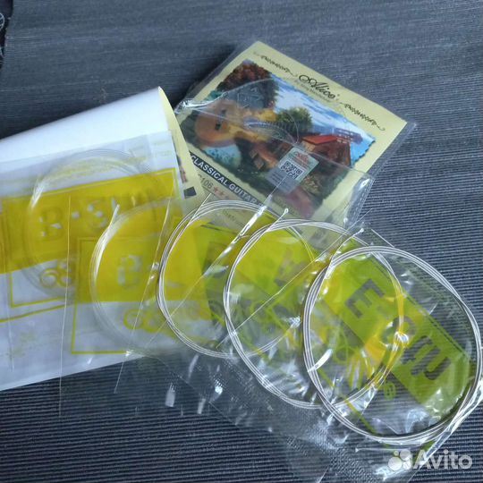 Новые струны для гитары