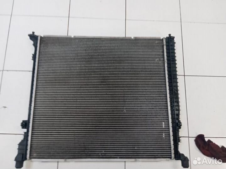 Радиатор охлаждения двигателя Mercedes-Benz M-Clas