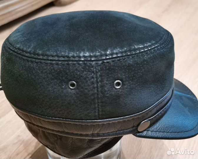 Мужская утеплённая демисезонная кожаная кепка