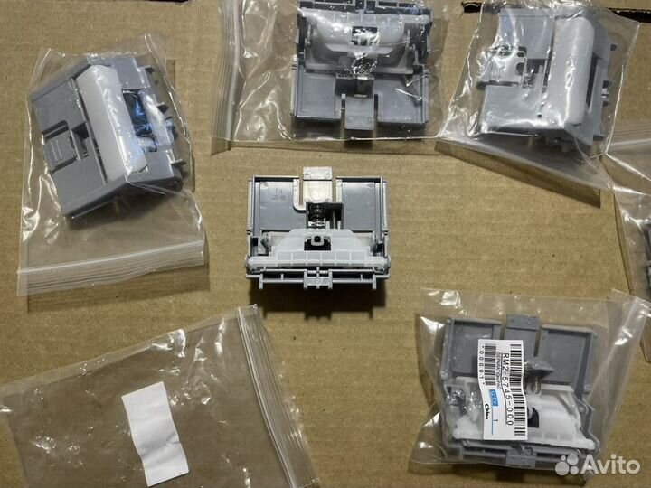 RM2-5745-Ролик отделения HP M501/M506 Новый