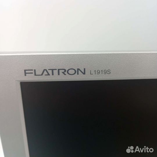 Монитор LG flatron L1919S 19