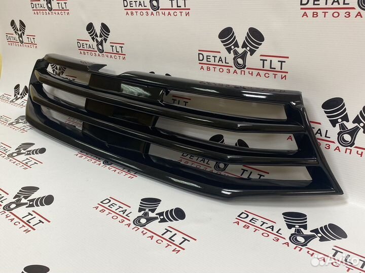 Решётка переднего бампера веста глянец без значка