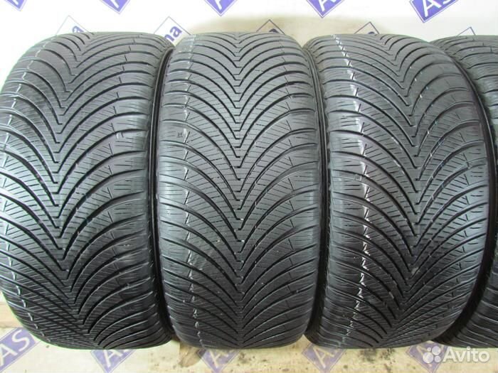 Kumho Solus 4S HA32 245/40 R18 99U