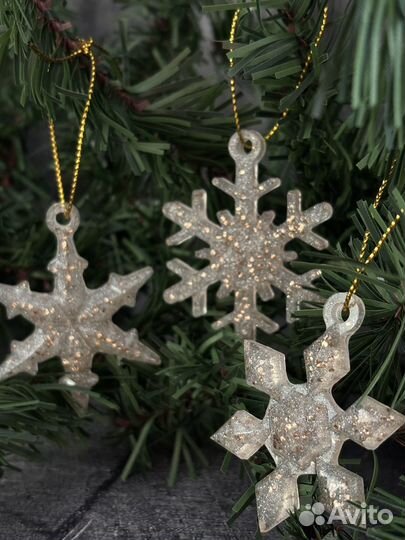 Елочные игрушки из эпоксидной смолы