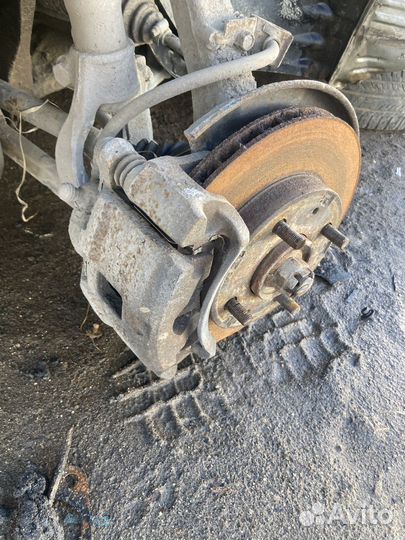 Передние суппорта на mitsubishi galant 7