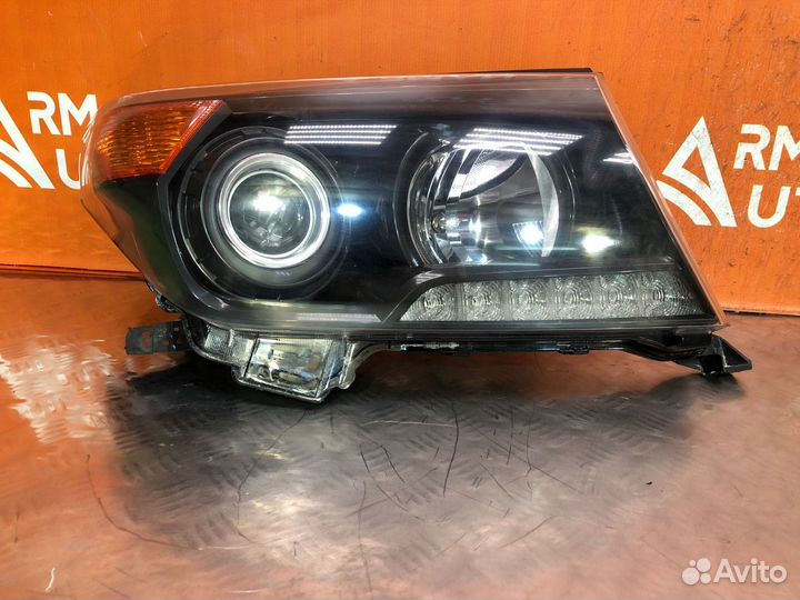 Фара правая Toyota Land Cruiser 200 2012-2015