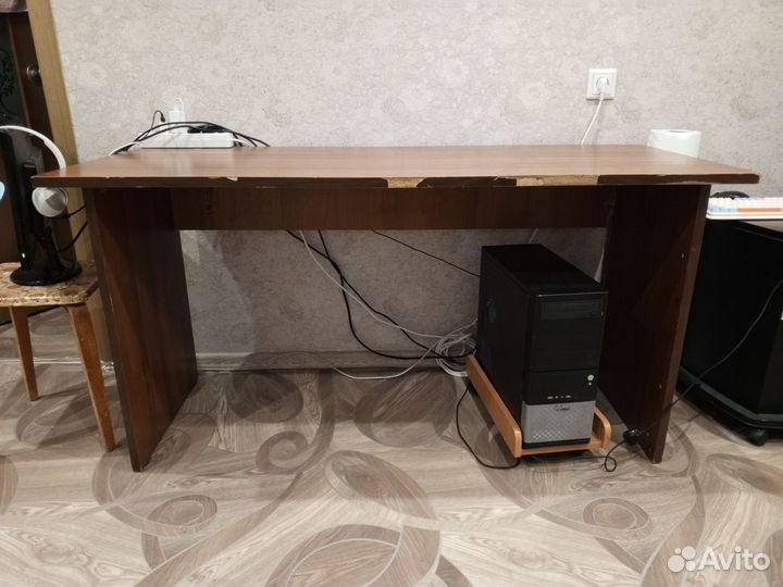 Компьютерный стол
