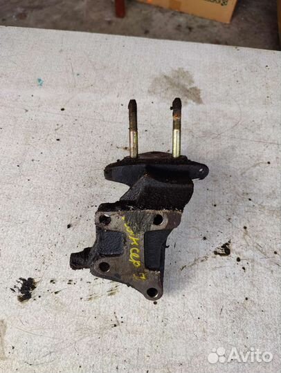 Кронштейн двигателя mitsubishi lancer 7